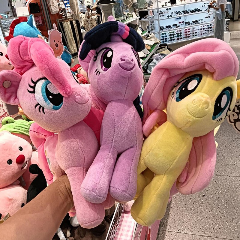 MINISO My Little Pony Anime Peluche Muñeca Juguetes Prototipo Dibujos Animados Pinkie Pie y Fluttershy Muñeca Suave Almohada, Regalo Perfecto para Niños