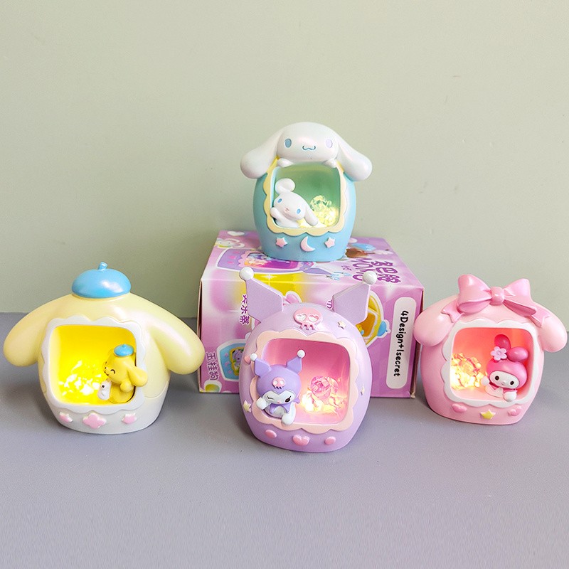 Caja ciega original MINISO Kuromi Melody de dibujos animados, luz nocturna de luna, decoración, adornos, juguetes, regalo para niñas, regalos de cumpleaños para niños.