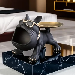 Estatua de perro creativa con boca grande, arte artesanal.