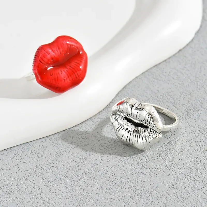 Juego de anillos llamativos con labios atrevidos