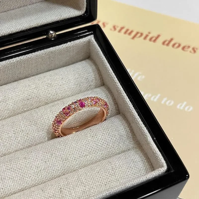 Anillo de eternidad con circonitas bañado en oro rosa