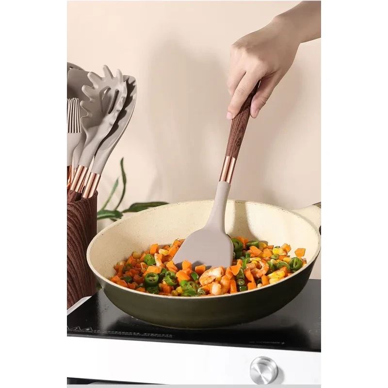 Juego de utensilios de cocina de silicona de 11 piezas con mango de madera chapado en oro y antiadherente