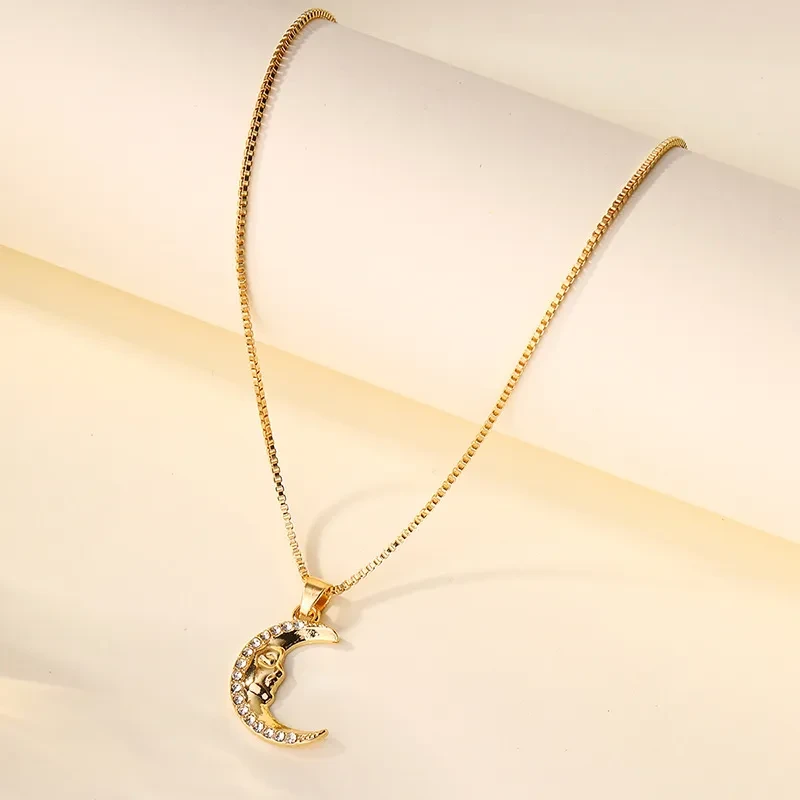 Collar de luna de diamantes de moda, aleación simple para mujer