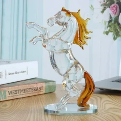 Estatua de caballo de cristal animal