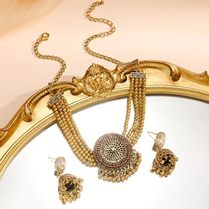 Elegante conjunto de collar multicapa de moda de inspiración india de Oriente Medio