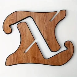 Un soporte universal de madera para guitarra con un soporte portátil en forma de X para instrumentos de cuerda con acolchado de goma suave para guitarra acústica, bajo, guitarra eléctrica, guitarra clásica, violín, mandolina, ukelele y otros instrumentos.