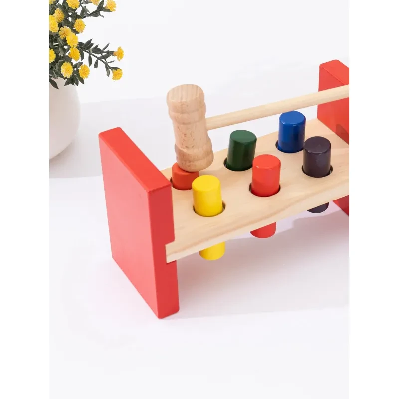 Ejercicio de coordinación ojo-mano para bebés de 1 a 3 años: golpeteo de pilotes de hincado