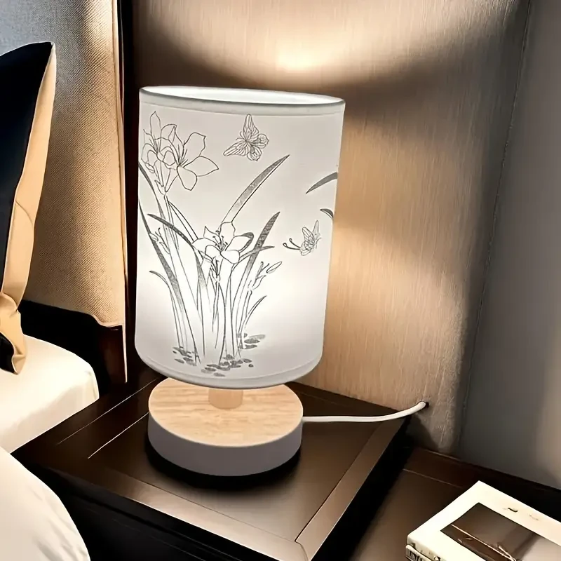 Lámpara de mesa LED moderna "Contemporary Light" con diseño de orquídea de sisal. Brillo ajustable y base de madera maciza en 3 colores. Alimentación por USB.