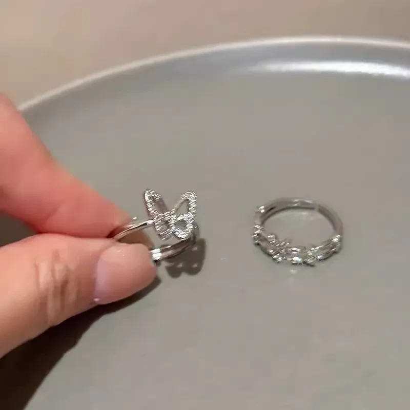 Elegante anillo abierto con mariposa y lazo - Anillo ajustable con cristales incrustados para mujer