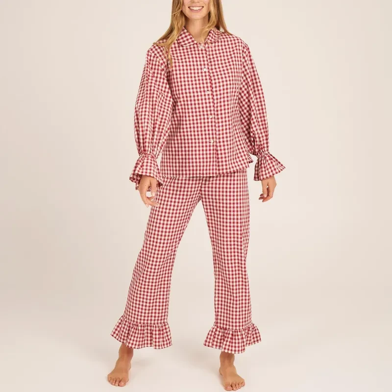 Traje informal de dos piezas para mujer con mangas acampanadas y pantalones de malla