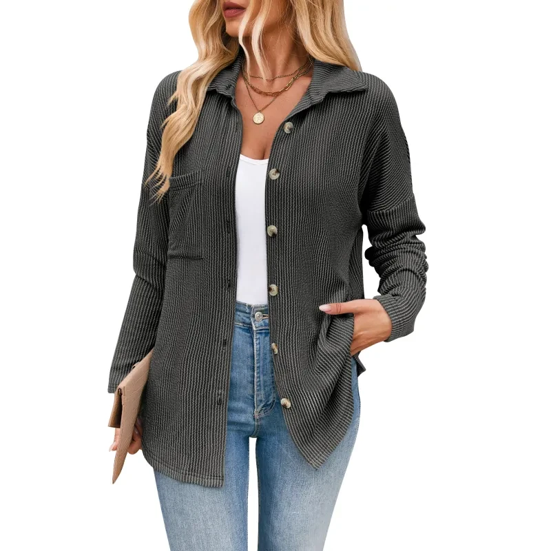 Camisa de manga larga con bolsillo de color contrastante a rayas