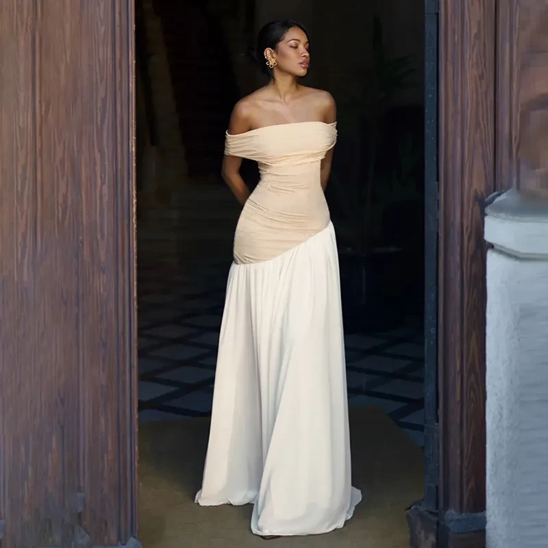 Vestido ajustado con hombros descubiertos y contraste de color para mujer