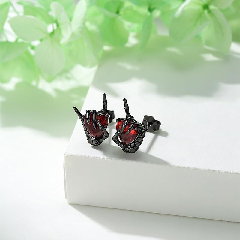 Pendientes de diamantes con forma de corazón, serie retro oscura, con gesto de mano fantasma