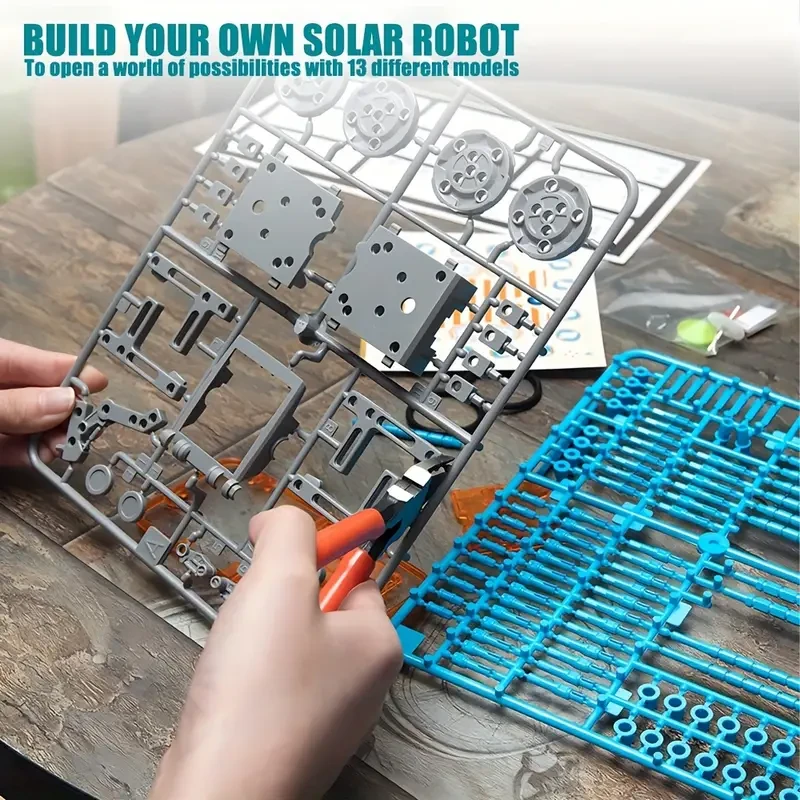 Juguete robot solar STEM 13 en 1