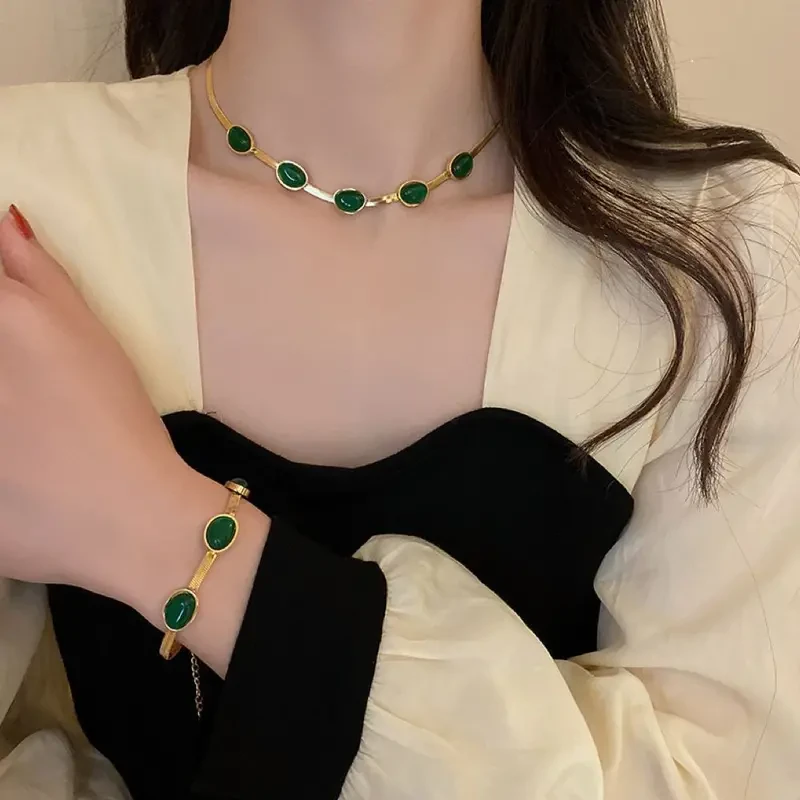 Elegante conjunto de joyas de 4 piezas en color verde esmeralda para mujer