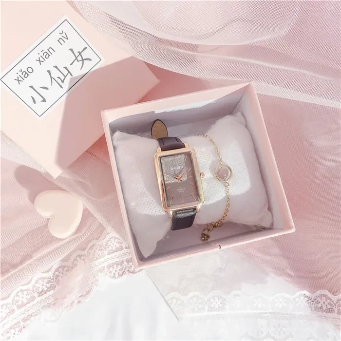Reloj de moda para estudiantes, versión coreana, sencillo, pequeño y elegante para damas.