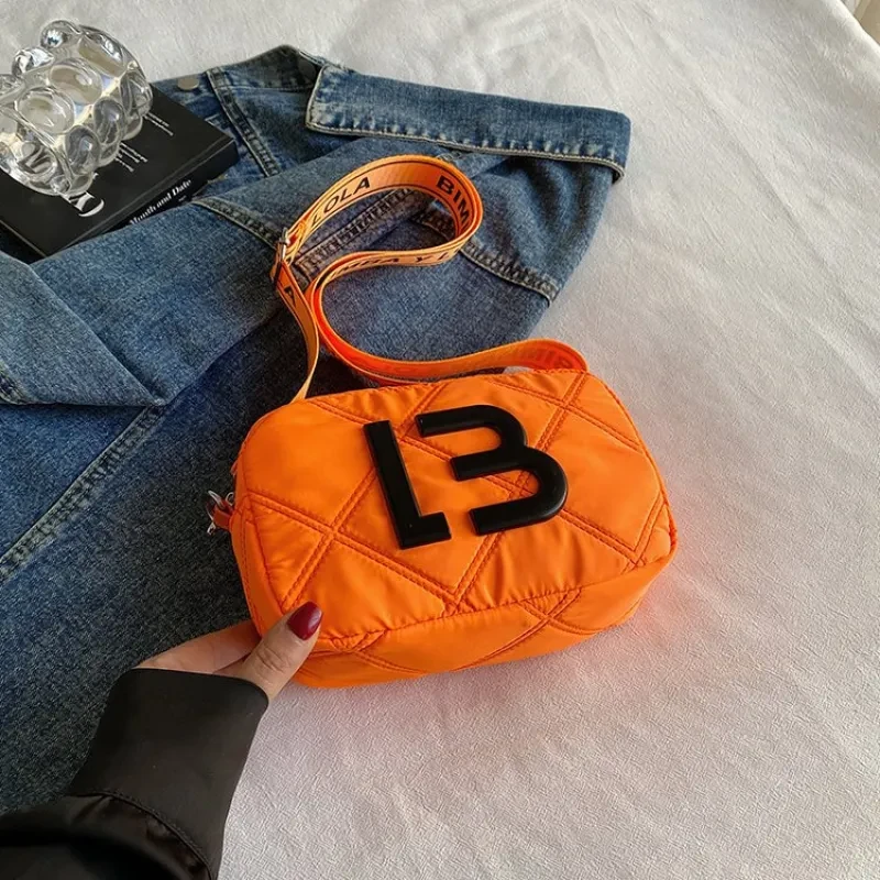 Bolsos pequeños cuadrados de color sólido para mujer, bolso de moda para axilas