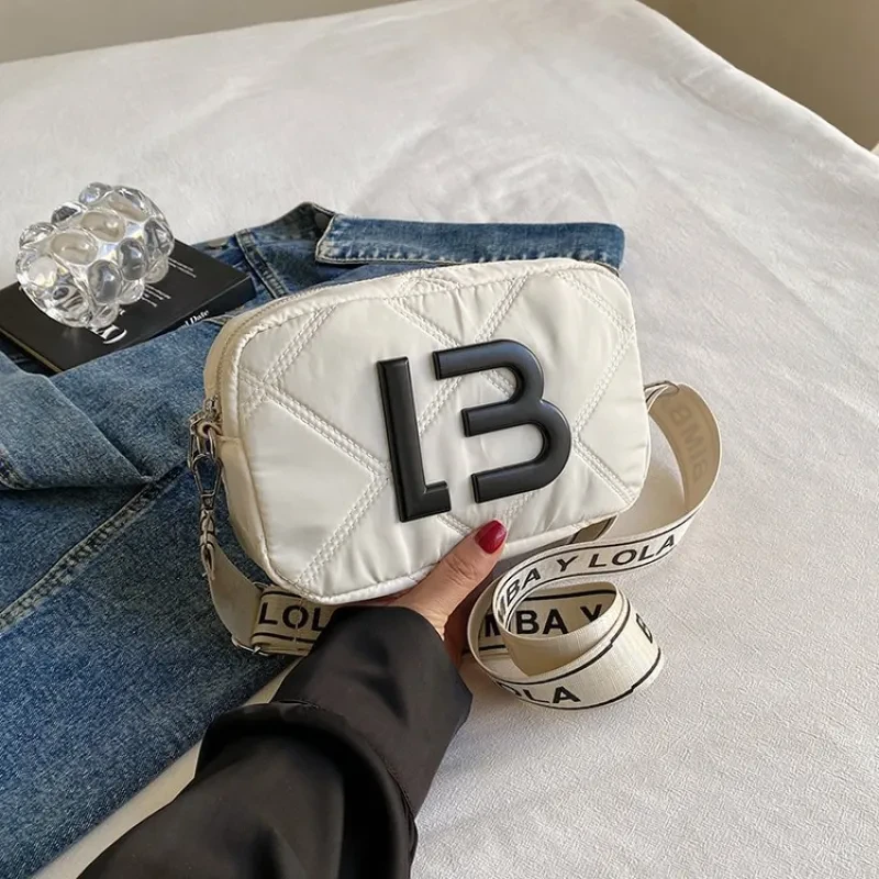 Bolsos pequeños cuadrados de color sólido para mujer, bolso de moda para axilas