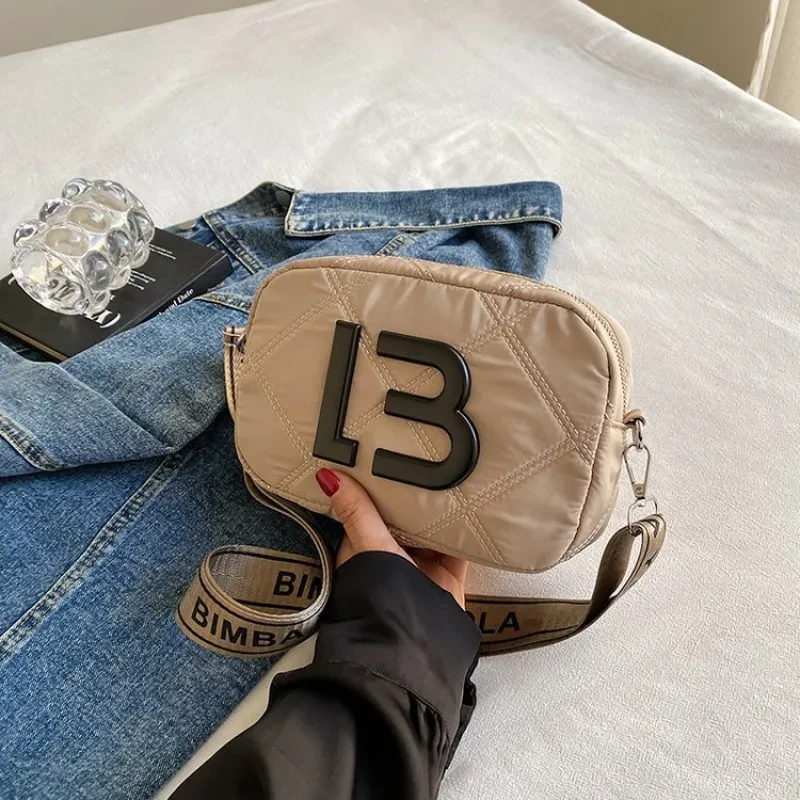 Bolsos pequeños cuadrados de color sólido para mujer, bolso de moda para axilas