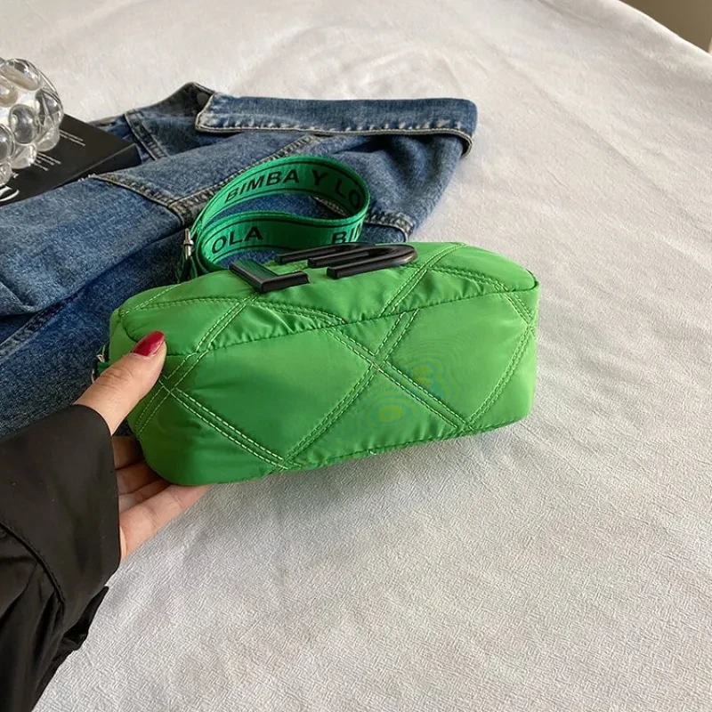 Bolsos pequeños cuadrados de color sólido para mujer, bolso de moda para axilas