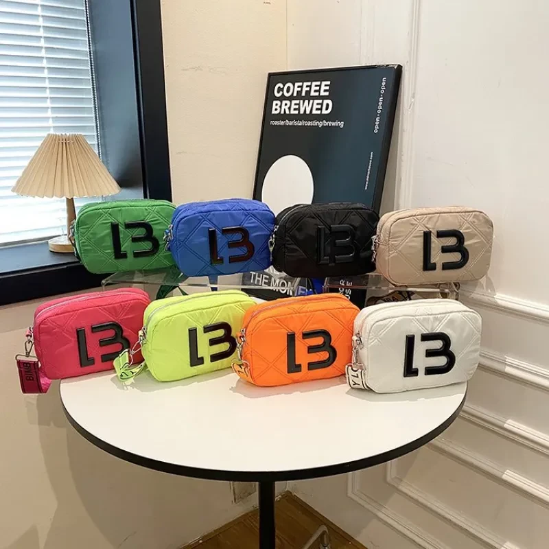 Bolsos pequeños cuadrados de color sólido para mujer, bolso de moda para axilas