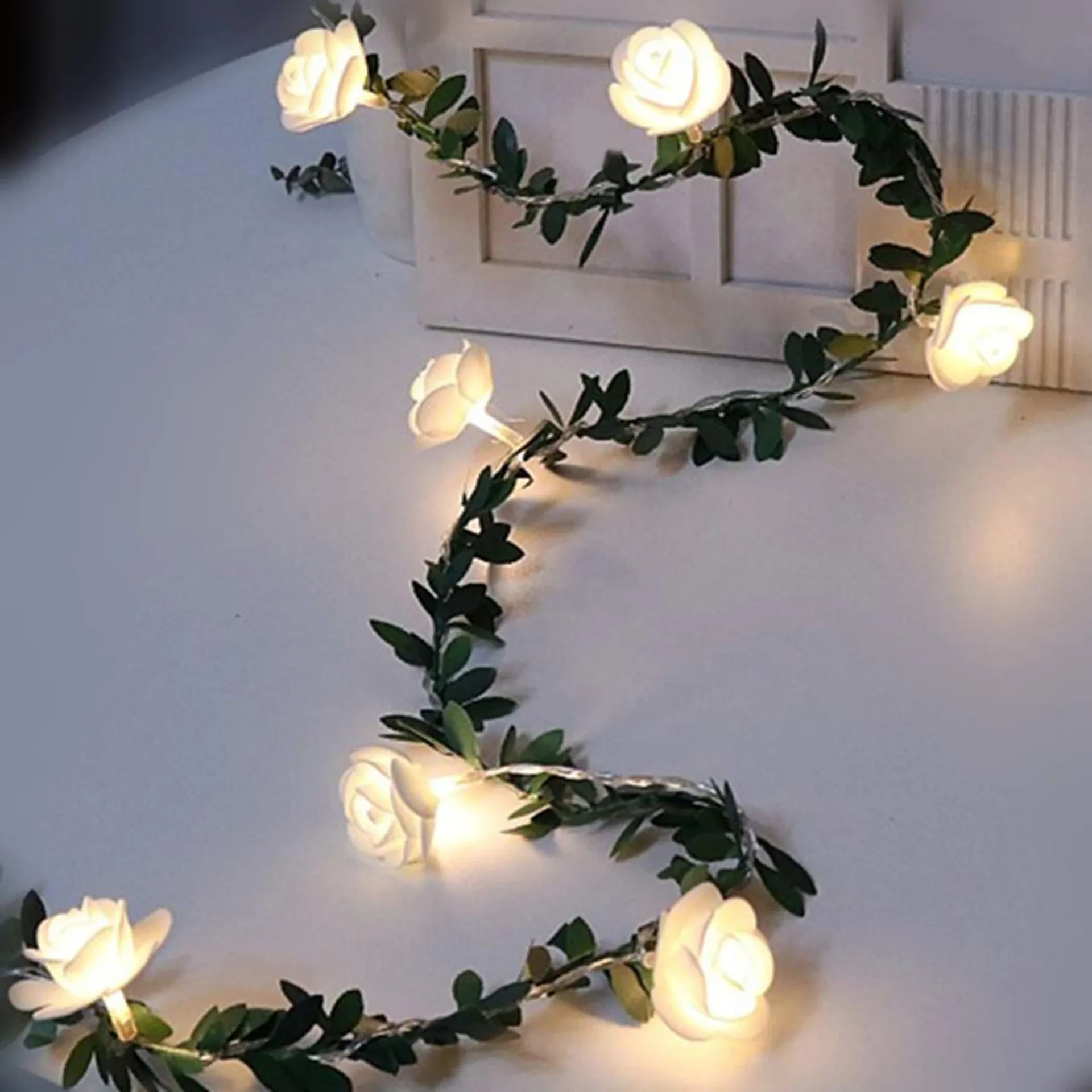 Luces LED de cadena de enredaderas de flores de rosas