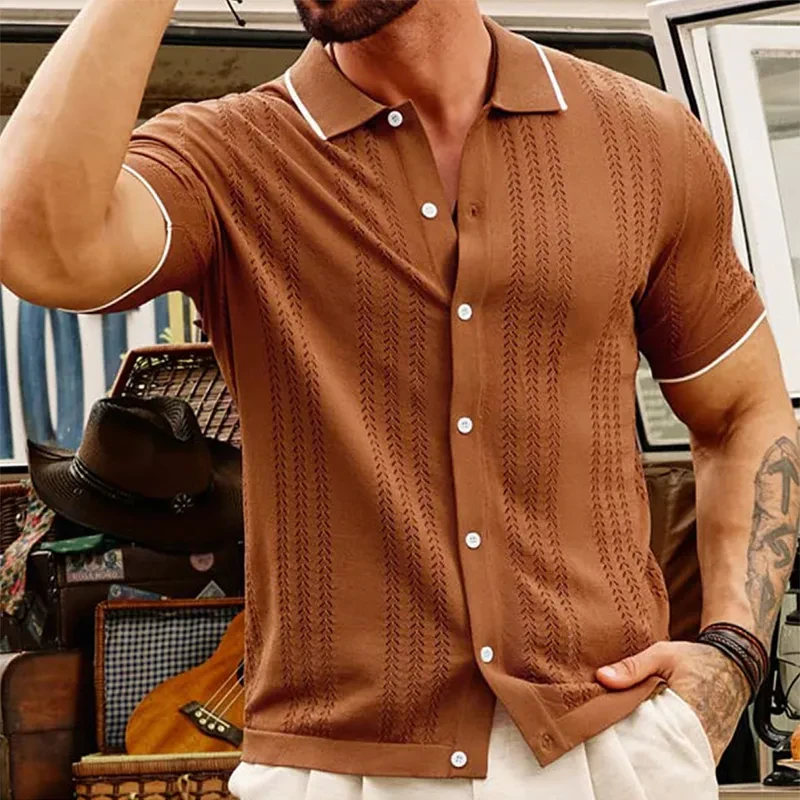 Polo de manga corta con solapa y botones de verano