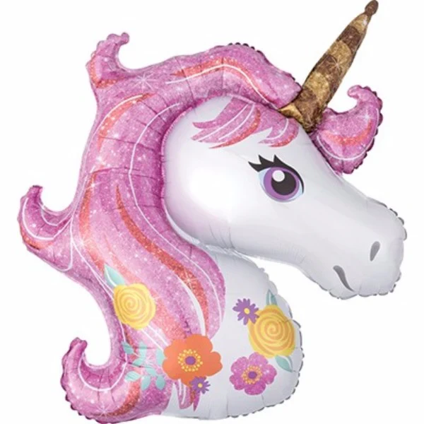 Diseño floral mágico con forma de cabeza de unicornio