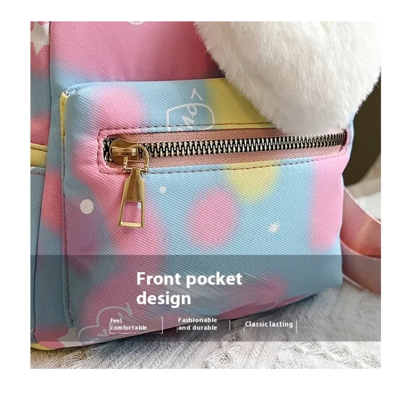 Mochila informal sencilla con textura de color caramelo para llevar en la mano