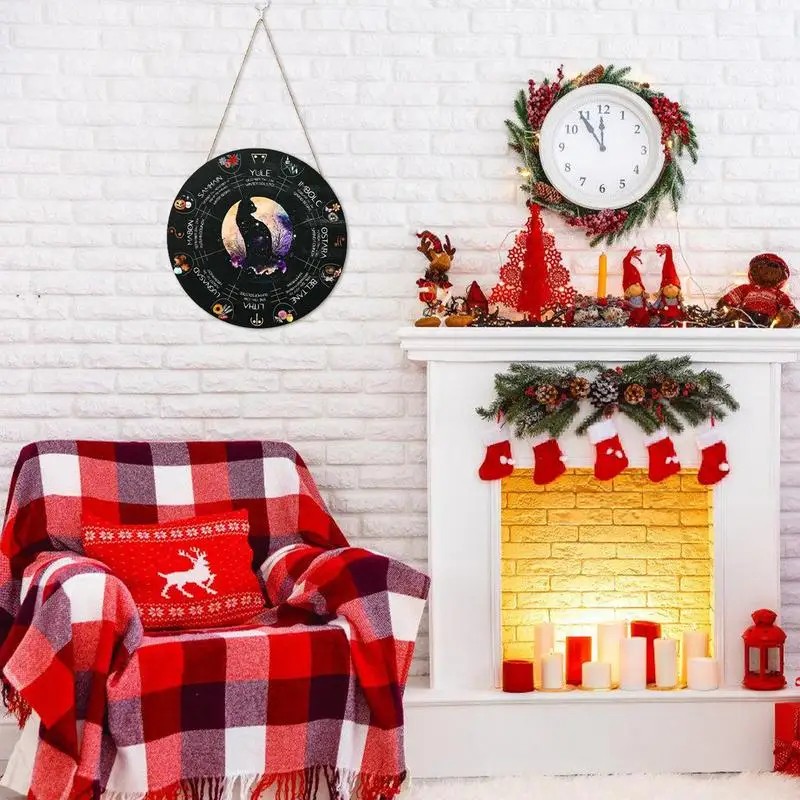 Colgante decorativo de madera con ambiente festivo