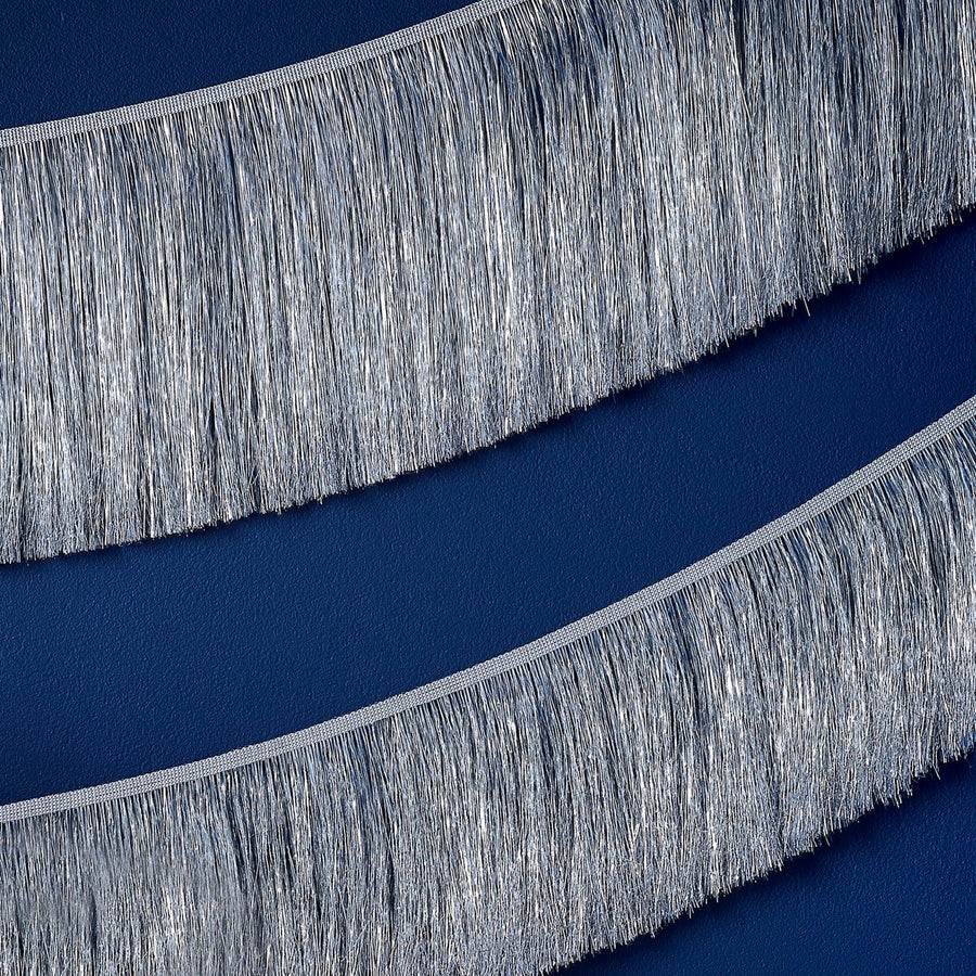 Decoración de guirnalda - Oropel plateado alegre y brillante