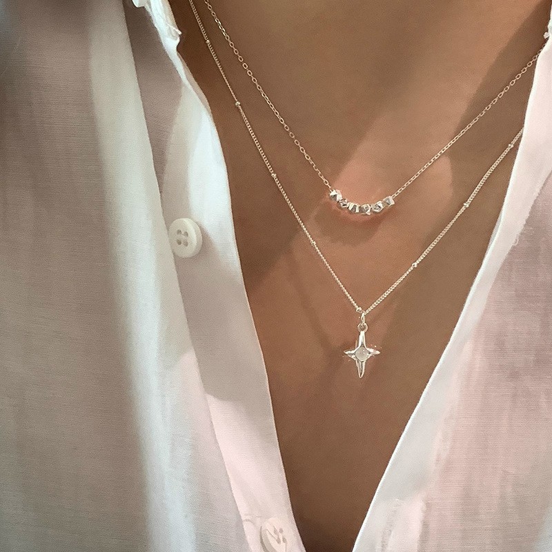 Collar de acero inoxidable de doble capa con colgante de cruz de ópalo y diseño de cuentas para mujer