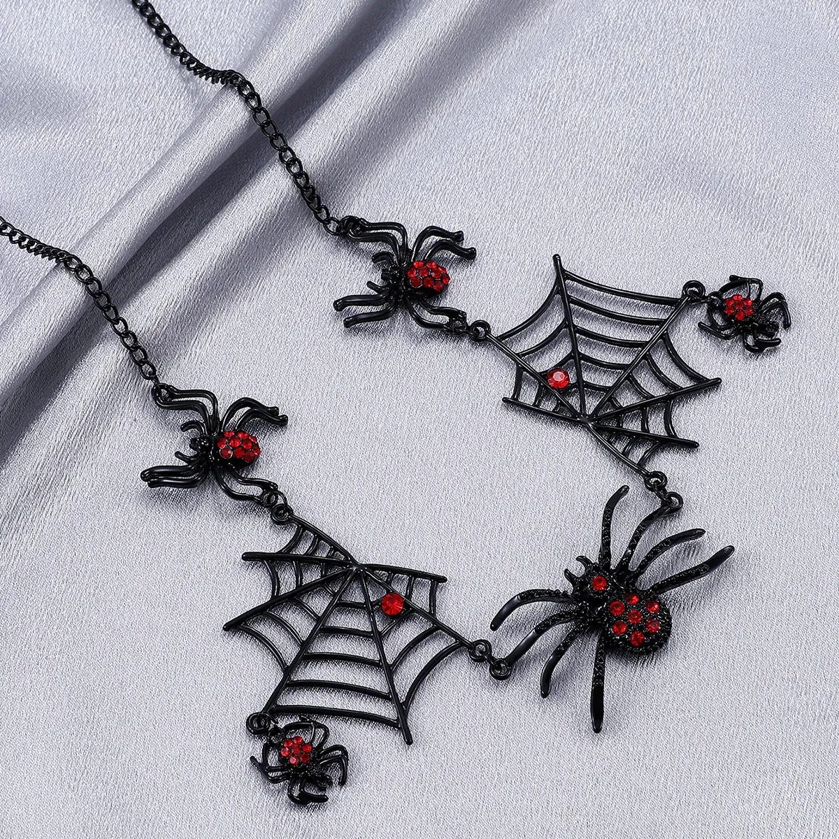 Collar de araña y telaraña de Halloween
