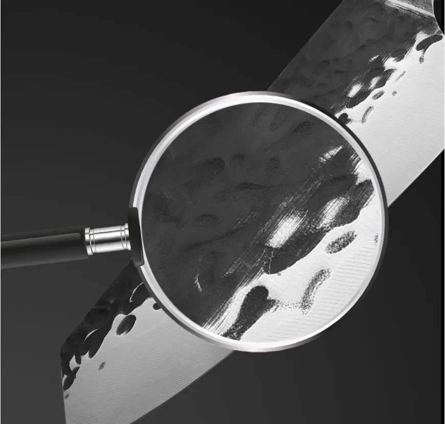 Cuchillo de acero inoxidable forjado a mano.