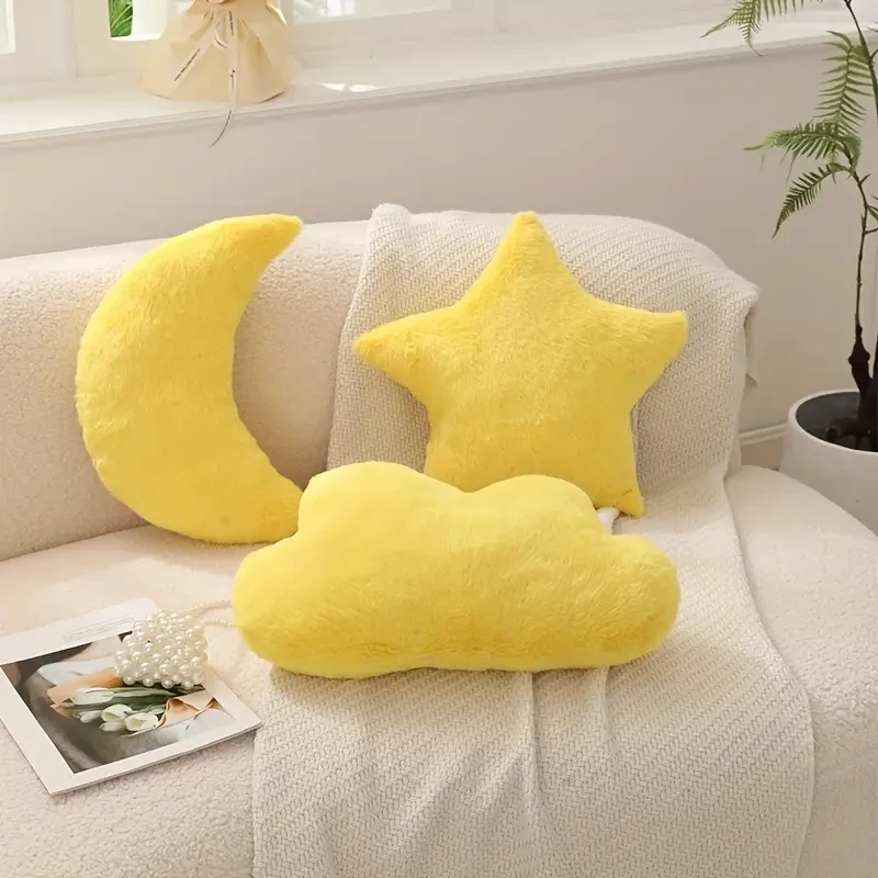 Juego de 3 almohadas decorativas de fantasía clásica con formas de luna, estrella y nube.
