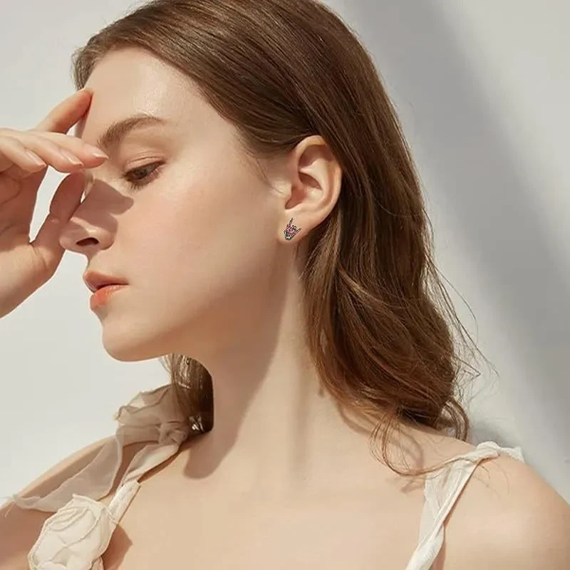 Pendiente de botón con forma de corazón de diamantes