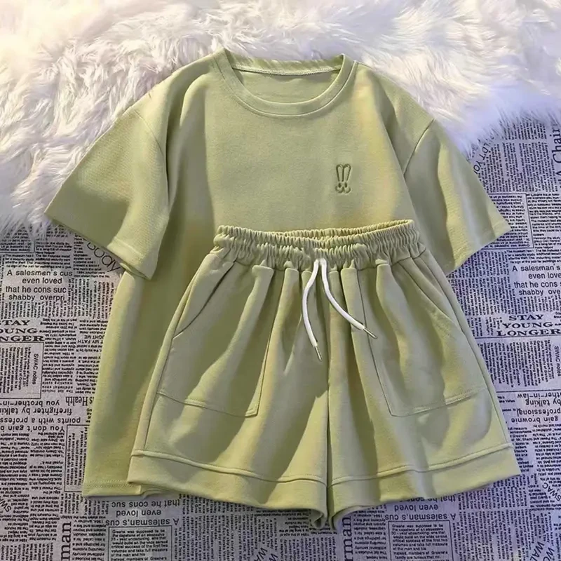Camiseta cómoda de manga corta + pantalones cortos suaves y elásticos