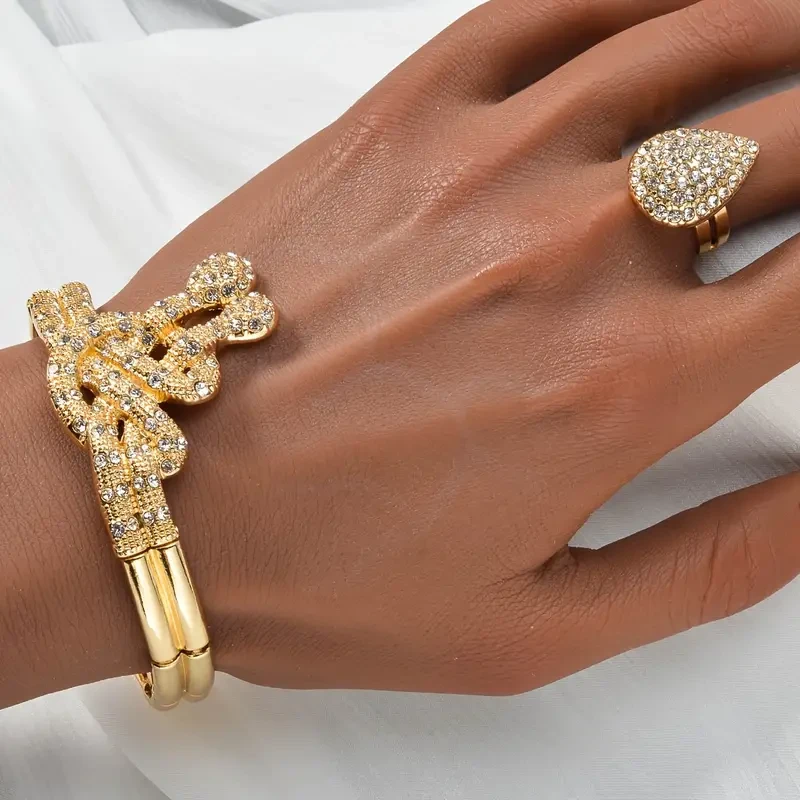 Conjunto de joyas elegante y lujoso para mujer