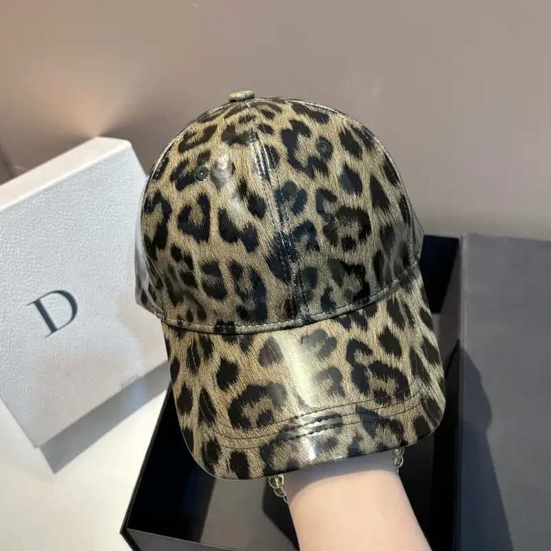 Gorra de béisbol de cuero sintético con estampado animal de lujo