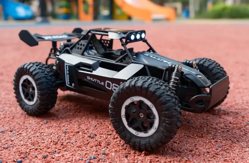 Coche teledirigido 2.4G a escala 1:16, de alta velocidad hasta 20 km/h, todoterreno eléctrico, ideal para Navidad, Halloween y Acción de Gracias.