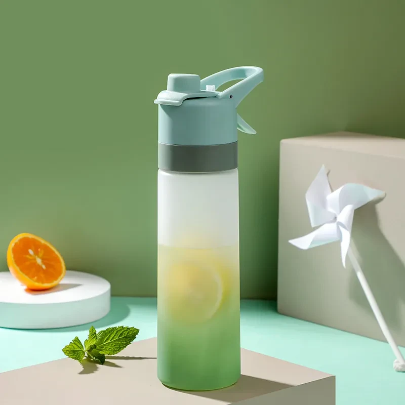 Botella de agua con atomizador para niñas