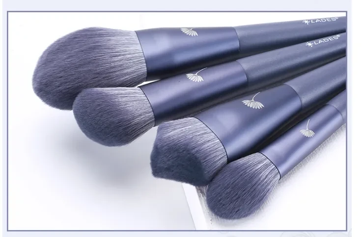 Pincel para rubor, pincel para sombra de ojos, pintura suelta