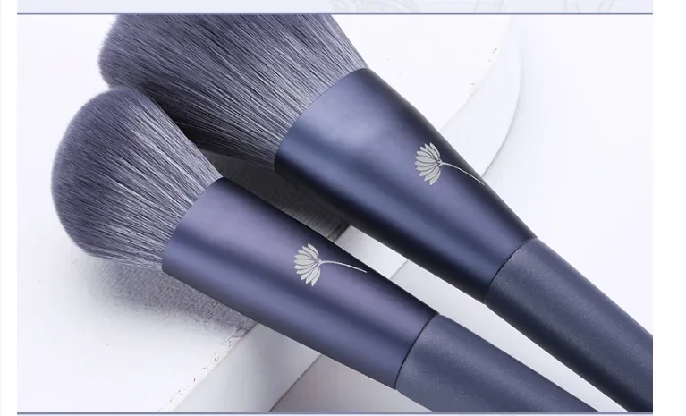 Pincel para rubor, pincel para sombra de ojos, pintura suelta