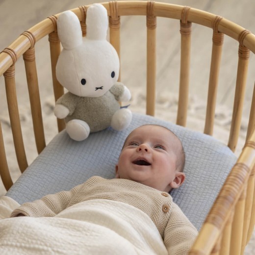 Peluche Miffy Fluffy Cuddle Verde Mediano
