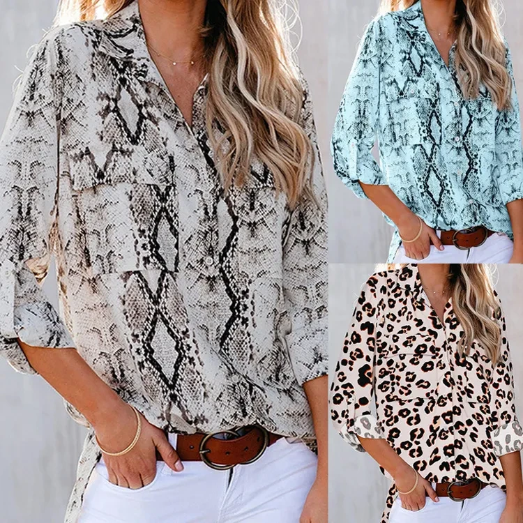 Camiseta de cuello en V con estampado de leopardo de moda