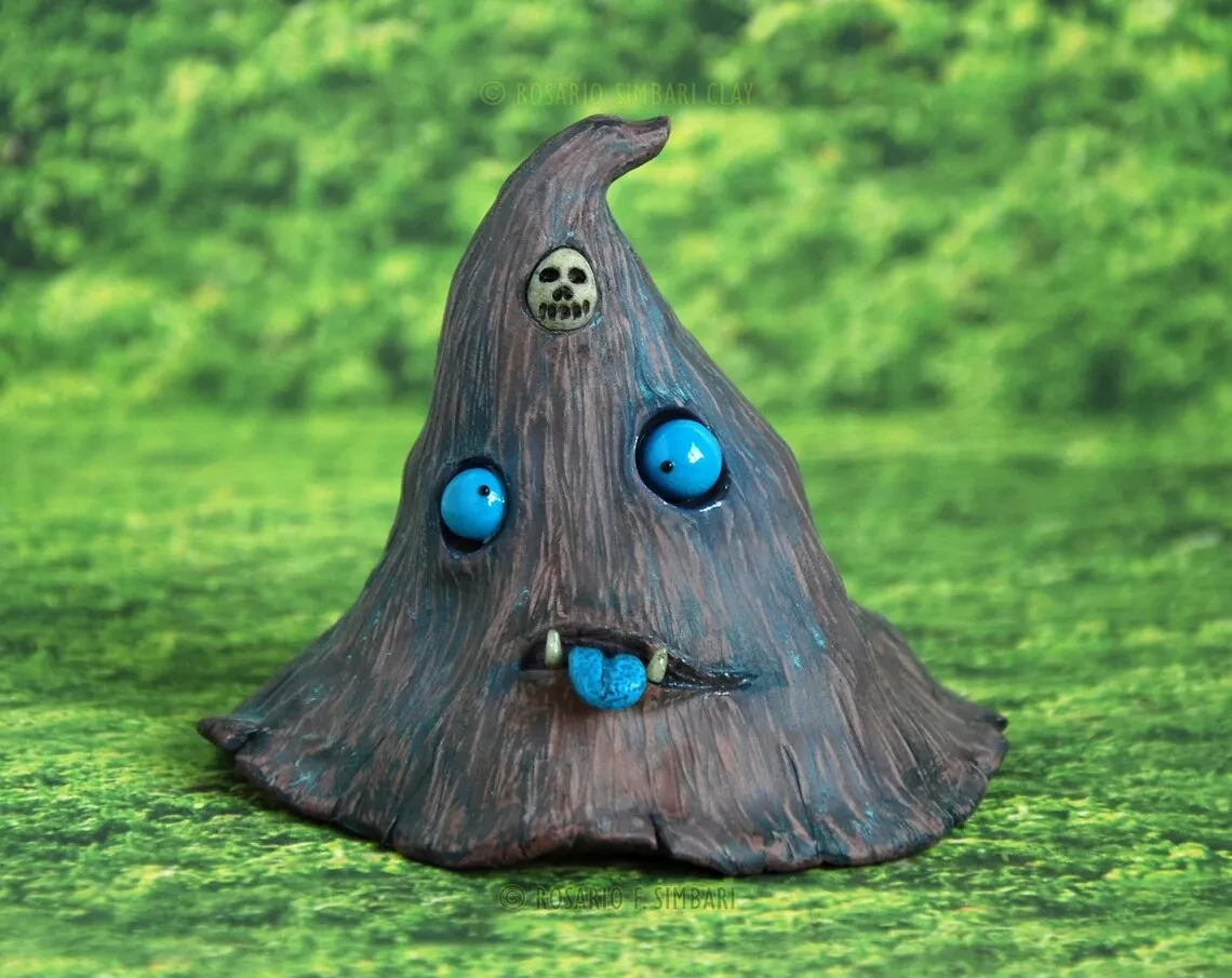 Escultura de sombrero de bruja