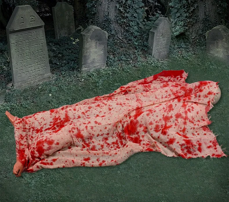 Cadáver de Halloween con voz de terror activada