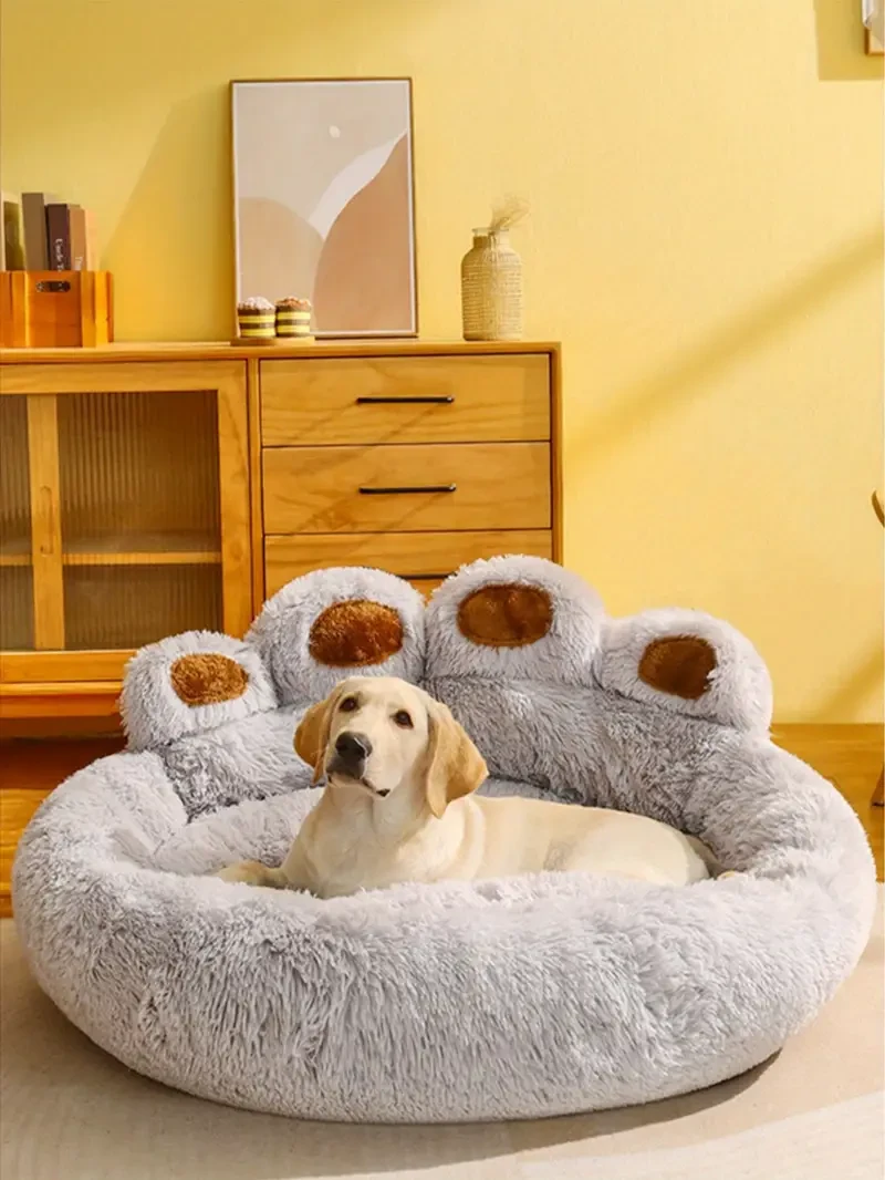 Cama cálida de felpa para mascotas en invierno