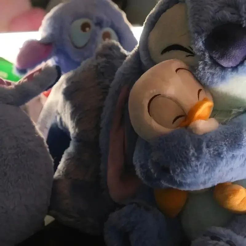 1 pieza autorizada de muñeco de peluche de dibujos animados de moda