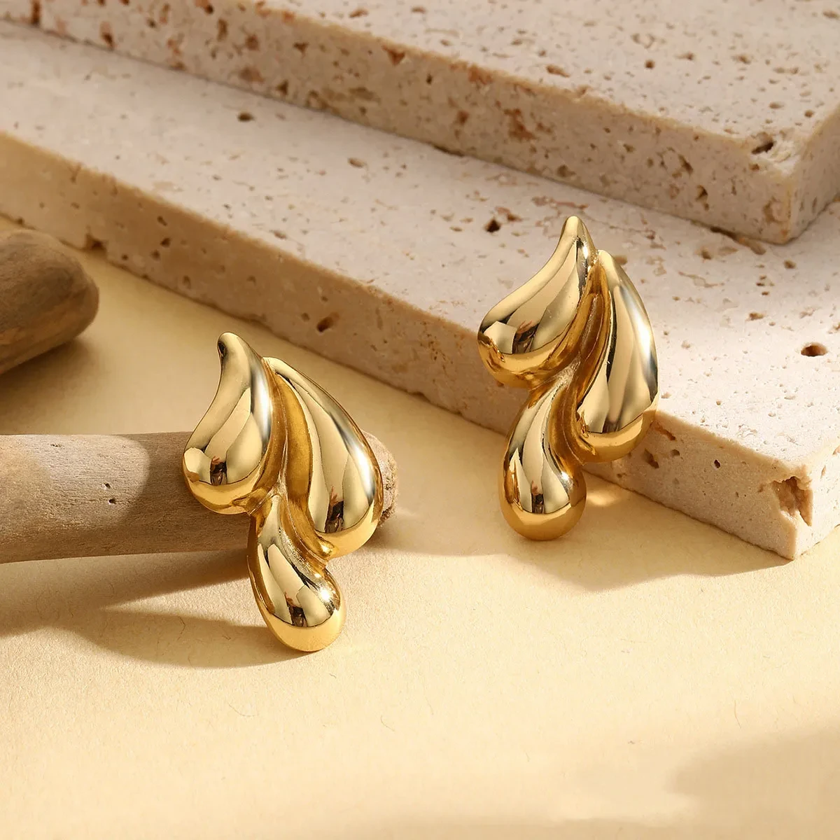 Pendientes vintage de metal brillante en color dorado con doble gota de agua para mujer, joyería clásica minimalista de moda, regalos.